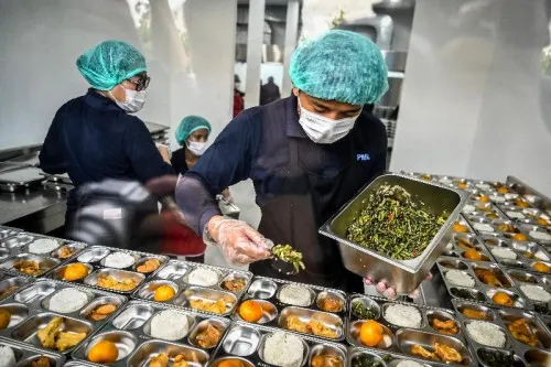 Polemik Program Makan Bergizi Gratis dan Tanggapan Mahfud Md. Soal HAM