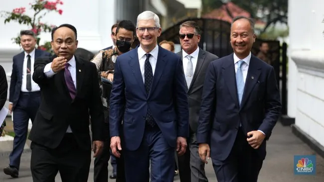 CEO Terbaik 2024: Gaji Tim Cook dan Satya Nadella Melonjak