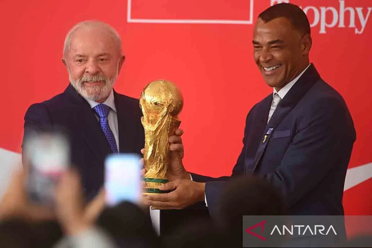 Seremoni Trofi Piala Dunia di Brasilia Bersama Presiden Lula dan Cafu