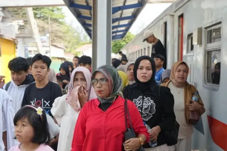KA Pariaman Ekspres Catat Lonjakan Penumpang Hingga 6.674 Orang Saat Lebaran 2026