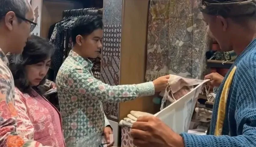 Pagi Motley Inovasi Pewarna Alam untuk Karya Seni dan Interior Premium