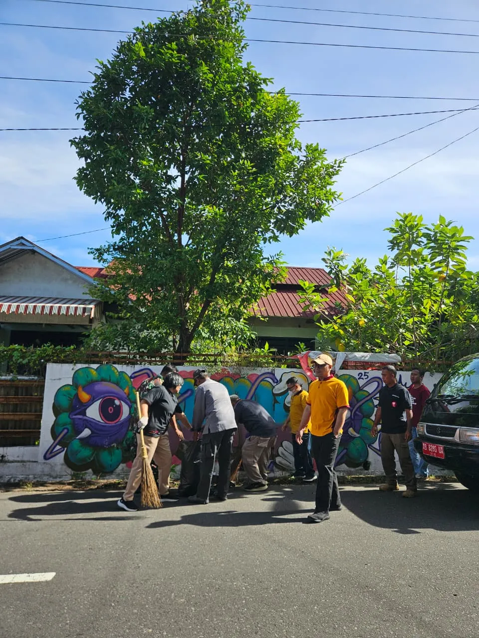 KUA Jetis dan Forkopimtren Laksanakan Aksi Bersih di Kelurahan Bumijo