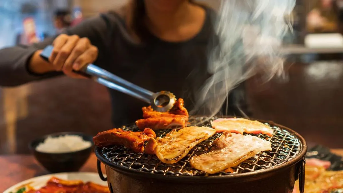 Waspadai Risiko Lambung Saat Bukber di 'All You Can Eat'