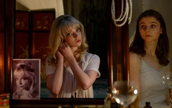 Last Night in Soho: Film Horor Nostalgia yang Stylish dan Kontroversial