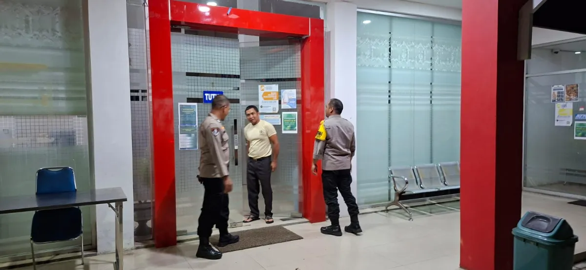 Polsek Bukit Batu Cek Keamanan Bank Kalteng Tangkiling untuk Stabilitas Kamtibmas