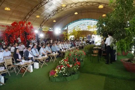 Dong Thap Kembangkan Model Petani Profesional di Era Digital