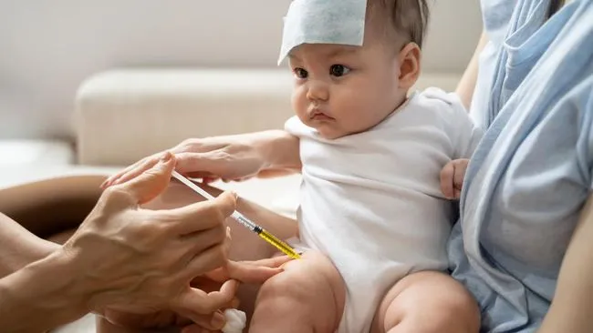 Vaksin Penting untuk Bayi Usia 0-6 Bulan