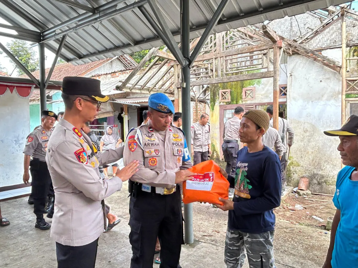 Polres Banjar Perbaiki Rumah Warga Kurang Mampu untuk Hunian Layak