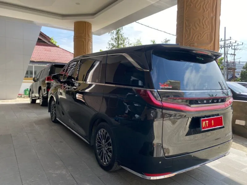 Gubernur Kaltim Rudy Mas'ud Dihujani Kritikan Usai Pembelian Mobil Mewah