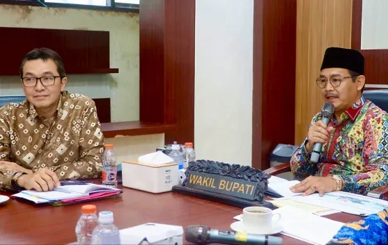 Wabup Muba Targetkan Migrasi Listrik ke PLN Selesai Sebelum 15 Mei 2026