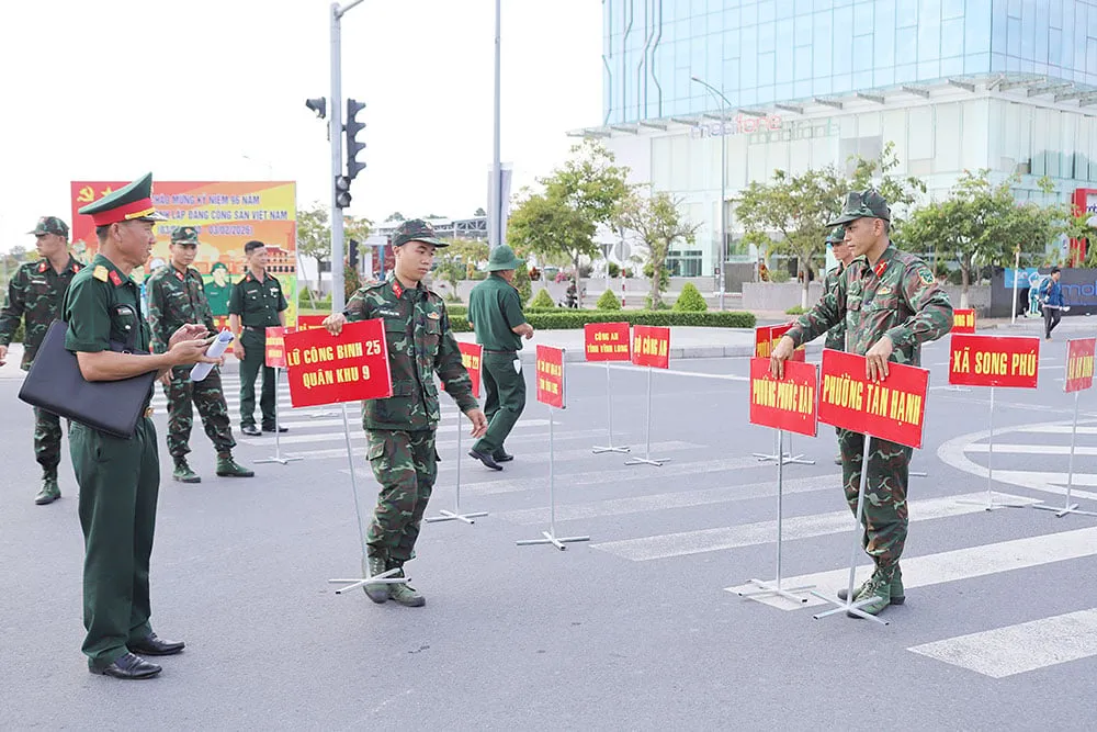 Gladi Bersih Upacara Rekrutmen Militer 2026 di Vinh Long