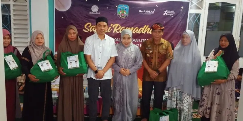 Gubernur Kaltara Serahkan Bantuan Sosial dalam Safari Ramadan