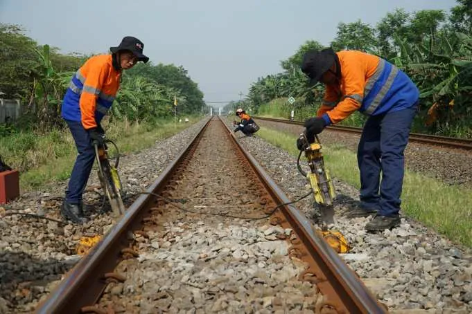 KAI Daop 4 Semarang Tingkatkan Perawatan Jalur KA untuk Angkutan Lebaran 2026