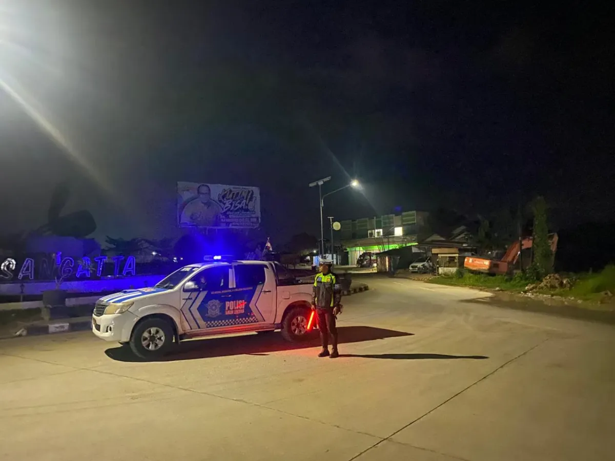 Unit TURJAWALI Sat Lantas Polres Kutim Laksanakan Patroli di Poros Sgt–Btg