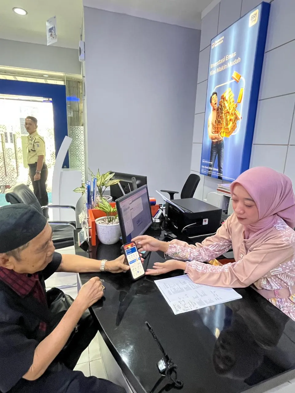 BRI KCP Palem Semi Luncurkan Pendampingan BRImo untuk Nasabah Lansia