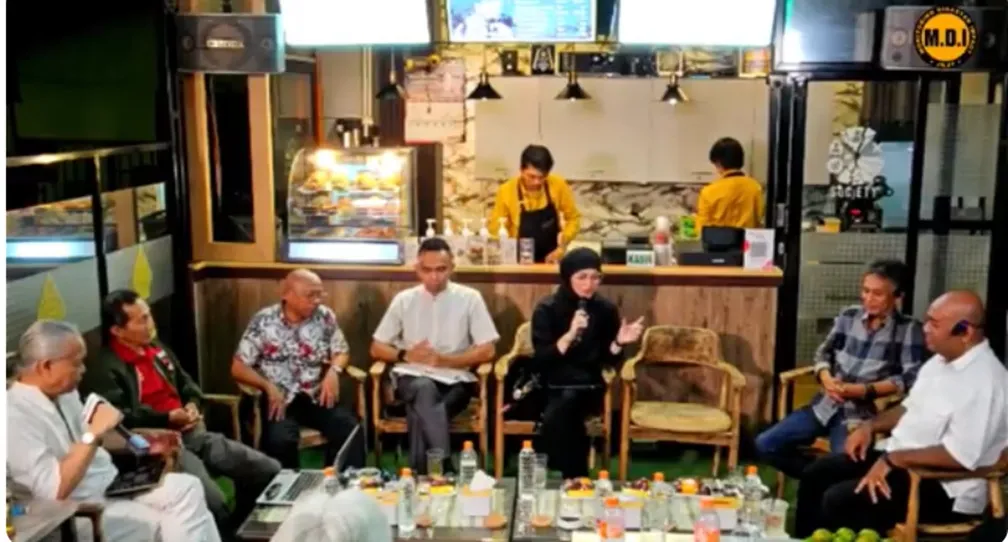 Diskusi Mengenai Eksistensi Manusia dan Implikasi Teknologi