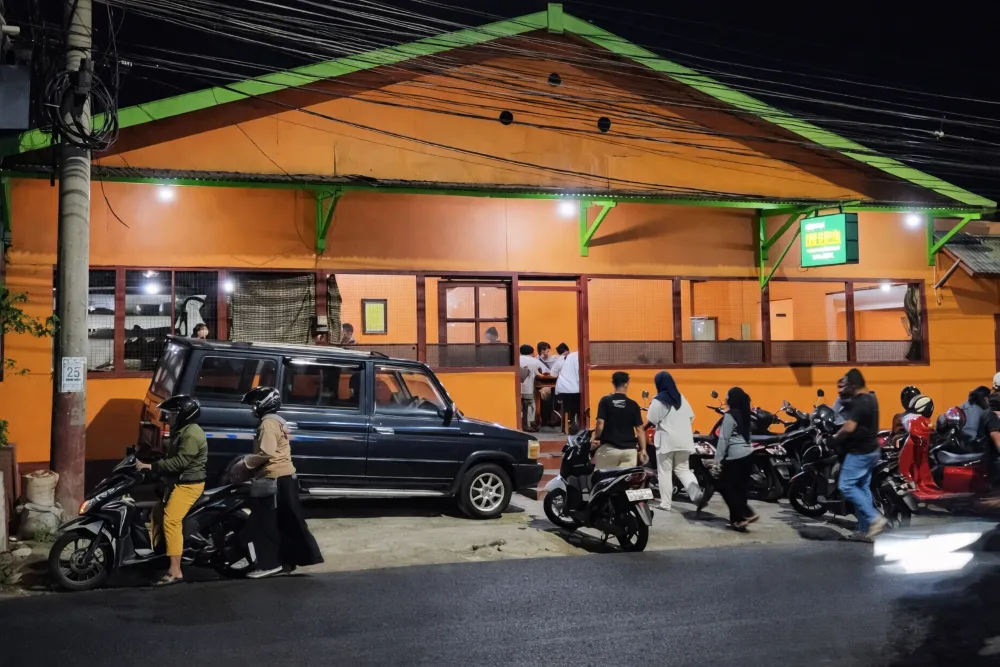 Depot Ikana: Surga Nasi Goreng Porsi Besar di Malang