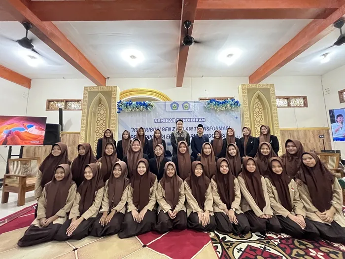 Seminar Pendidikan di MA Al Anwar Rembang Dorong Peran Gen Z dalam Transformasi Pendidikan
