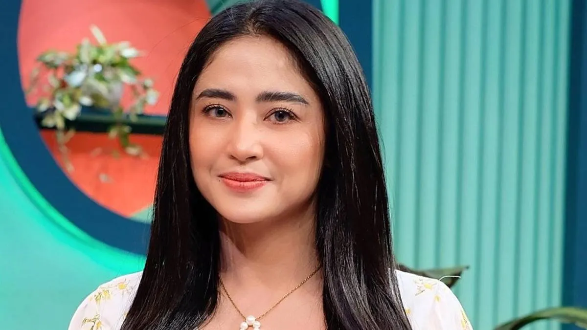 Dewi Perssik Tanggapi Sindiran Netizen soal Prioritas Antara Kerja dan Ibadah
