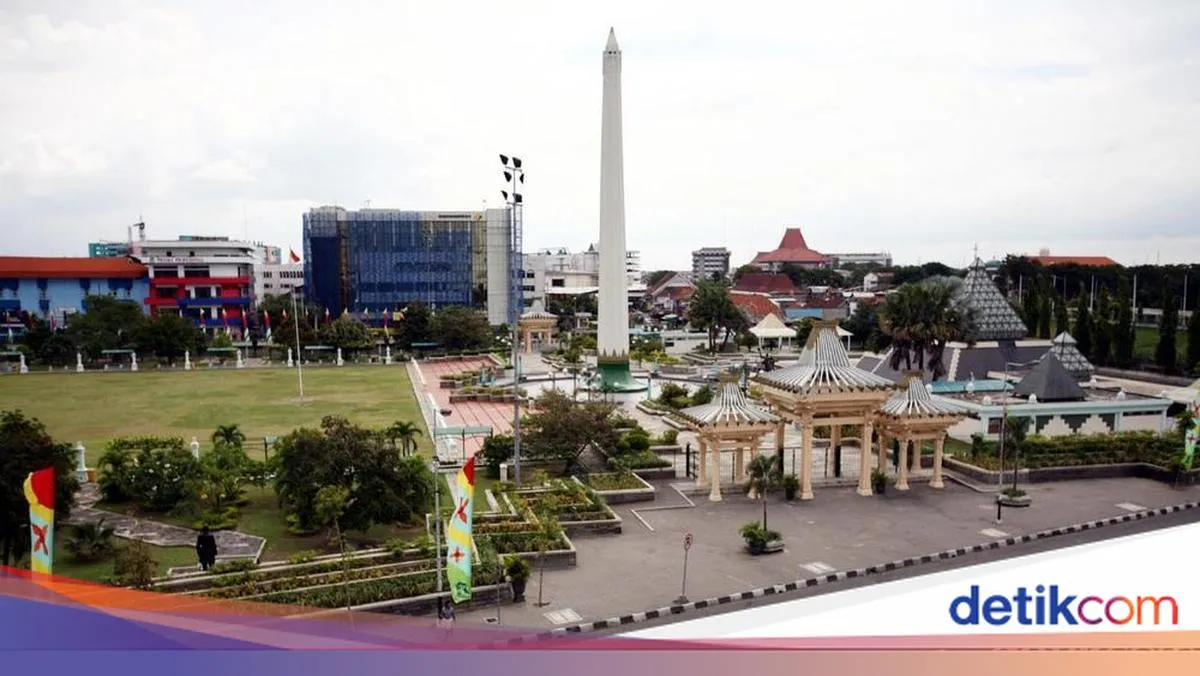 Serunya Ngabuburit di Tugu Pahlawan dengan Kuliner dan Hiburan