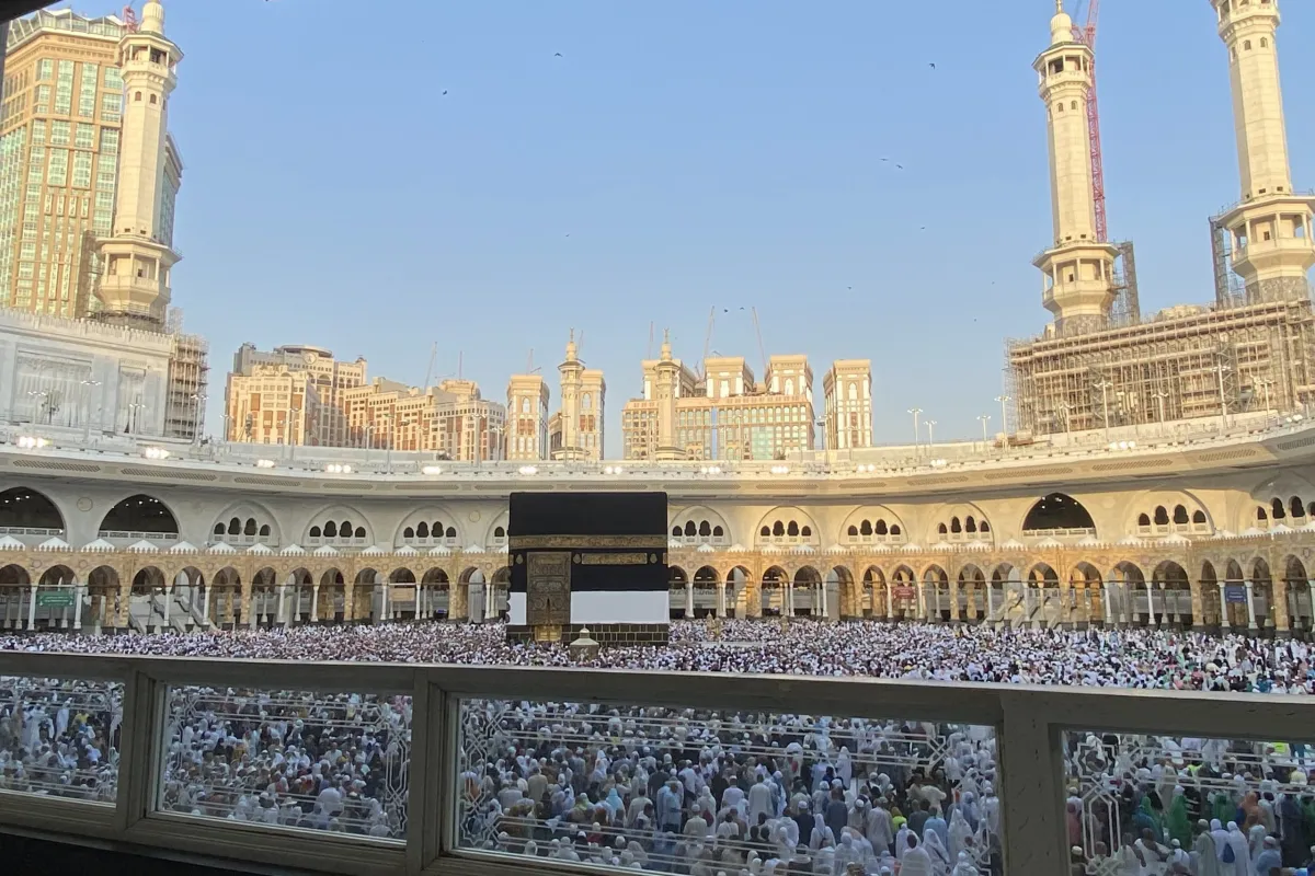 Travel Umrah di Balikpapan Tunda Pemberangkatan Akibat Konflik Timur Tengah