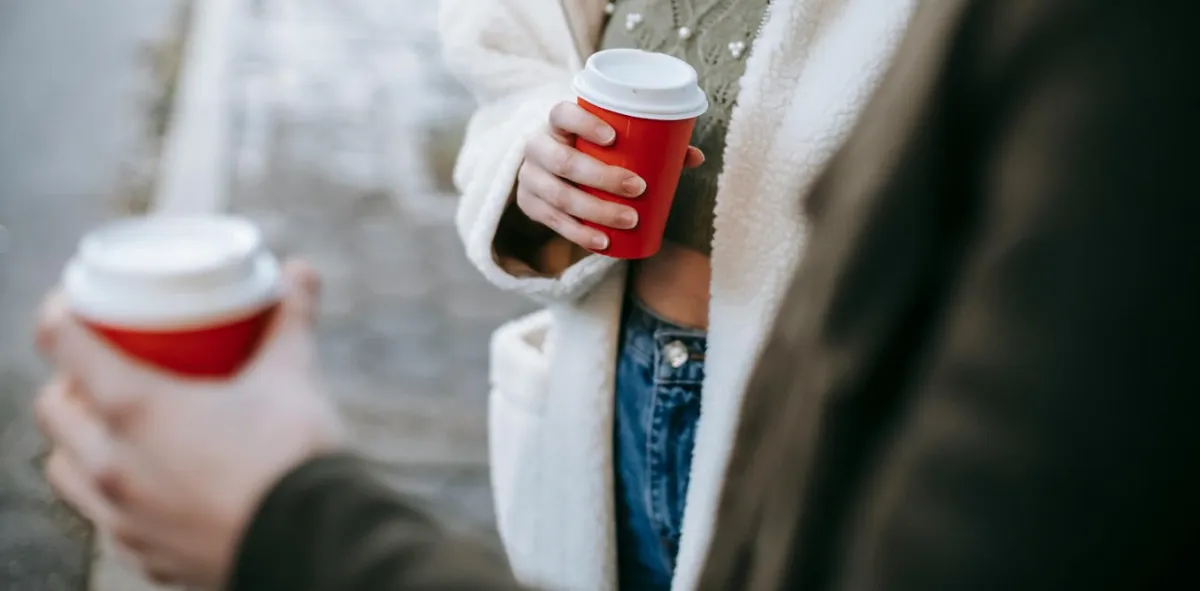 Hati-hati! Gelas Kopi Sekali Pakai Lepaskan Mikroplastik Berbahaya