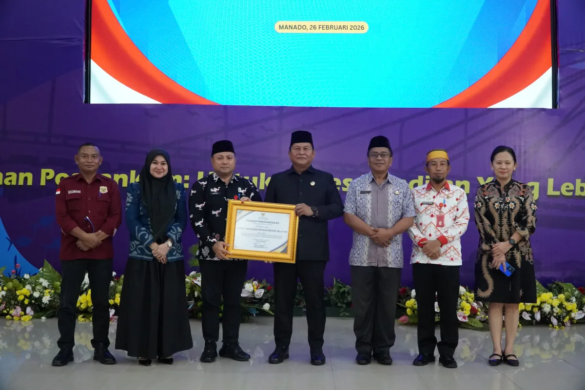 Bolsel Terima Penghargaan Pelayanan Posbankum dari Menteri Hukum
