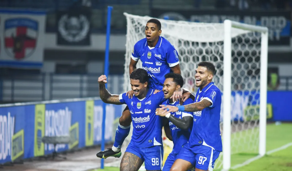 Persib Bandung Mantap di Puncak Usai Kalahkan Madura United 5-0