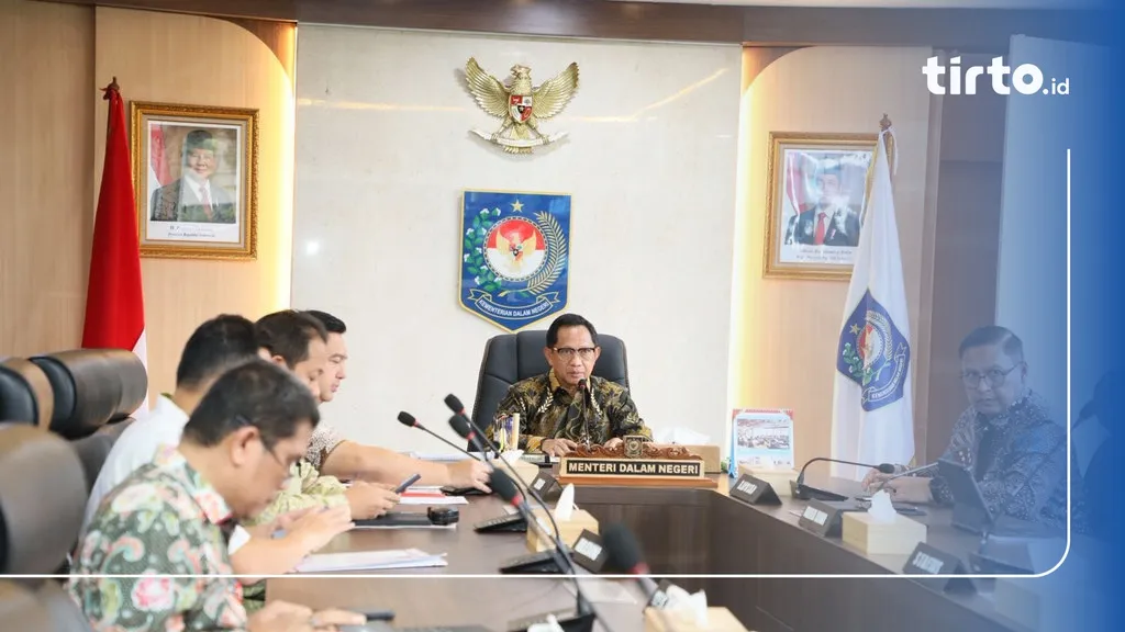 Mendagri Targetkan Pengungsi Sumatera Pindah dari Tenda Sebelum Lebaran