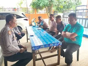 Kapolsek Arjawinangun Gelar Jumat Curhat Untuk Tampung Aspirasi Warga