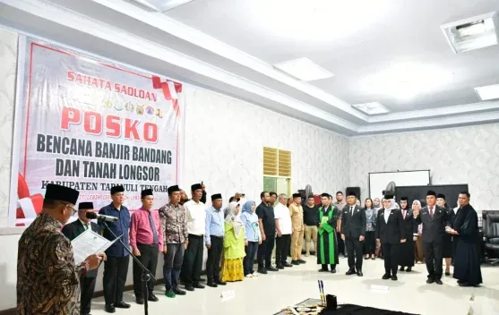 Bupati Tapteng Lantik Lima Pejabat Tinggi Pratama