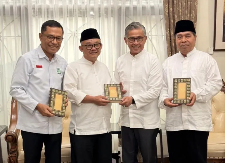 Sinar Mas Waqafkan 1.000 Al Quran untuk Pendidikan Islam