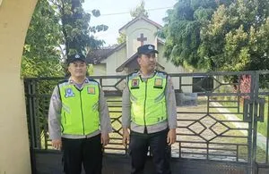 Polsek Godong Amankan Ibadah Minggu untuk Tingkatkan Toleransi dan Keamanan