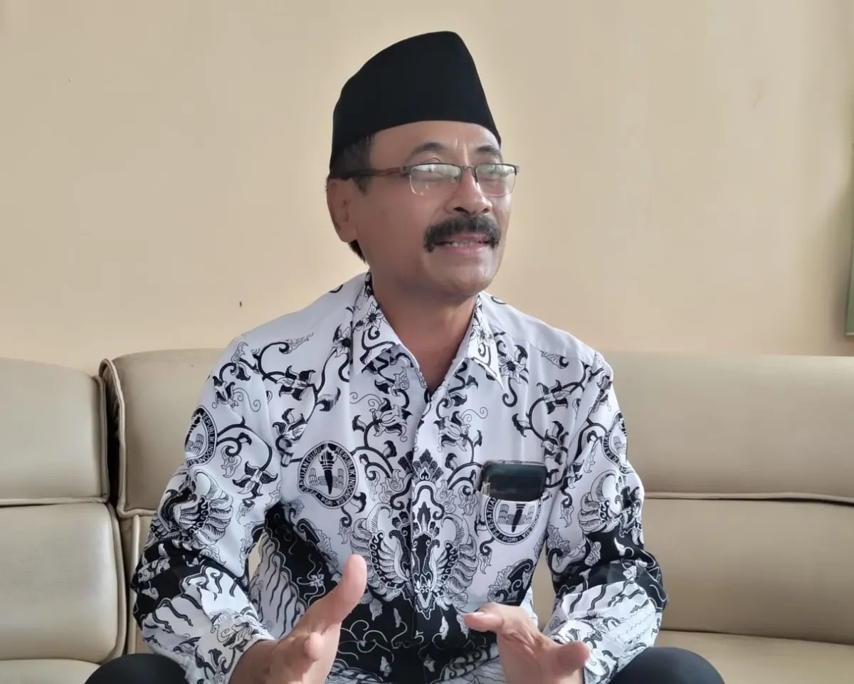 Ketua PGRI Purworejo Kritik Ketimpangan Gaji GTT dan Relawan MBG