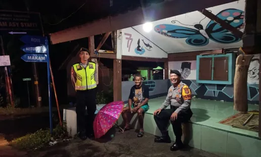 Polsek Pengasih Lakukan Patroli Dialogis, Perkuat Sinergi dengan Warga Melalui Sat Pos Kamling