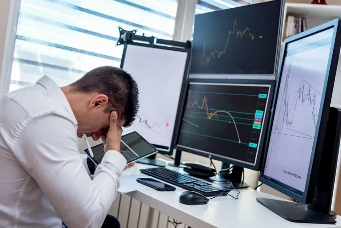 IHSG Turun 4,3% ke Level 5.927, Saham AMMN dan BRMS Jadi Penyebab Utama