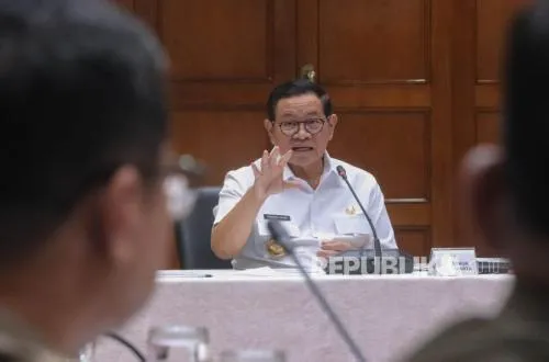 Gubernur DKI Jakarta Siap Terapkan Kebijakan Hemat BBM dari Pusat