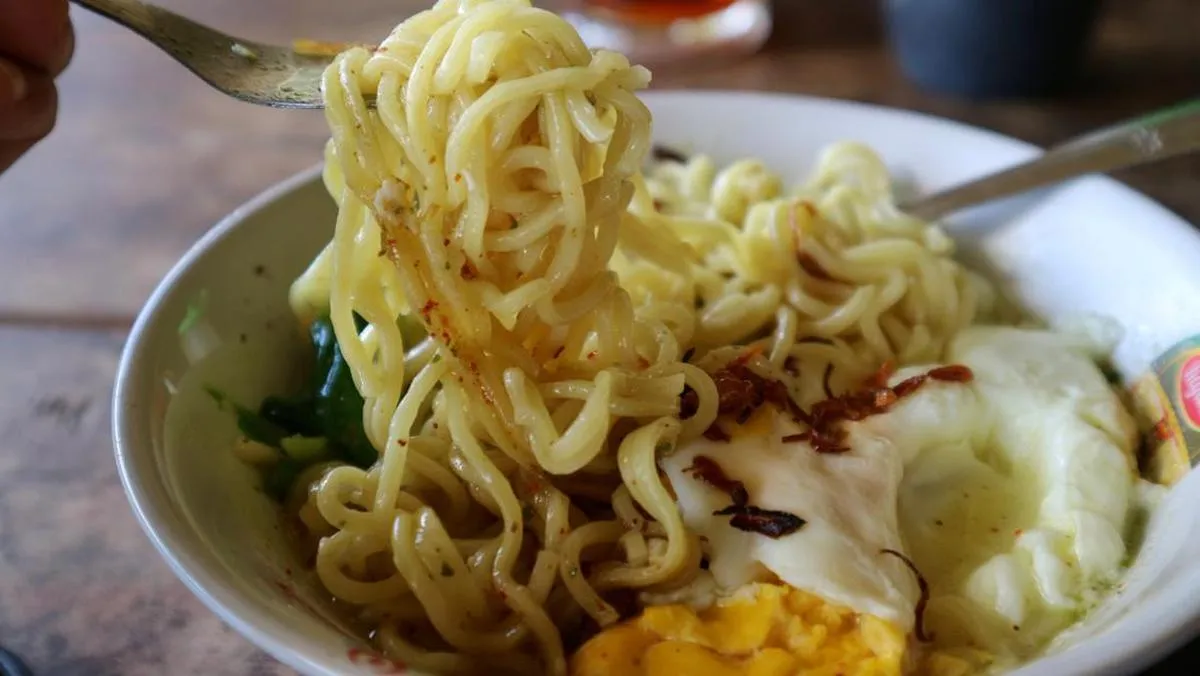 Tips Sehat Sahur dengan Mi Instan agar Energi Tetap Stabil