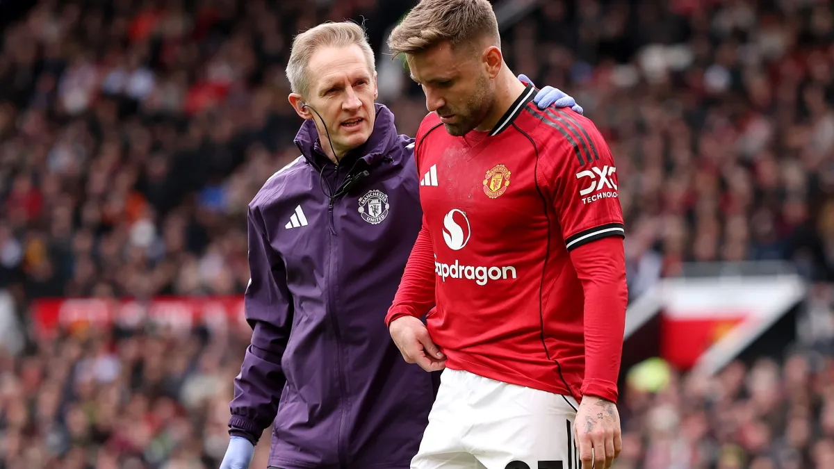 Cedera Luke Shaw Warnai Kemenangan Dramatis Manchester United atas Crystal Palace