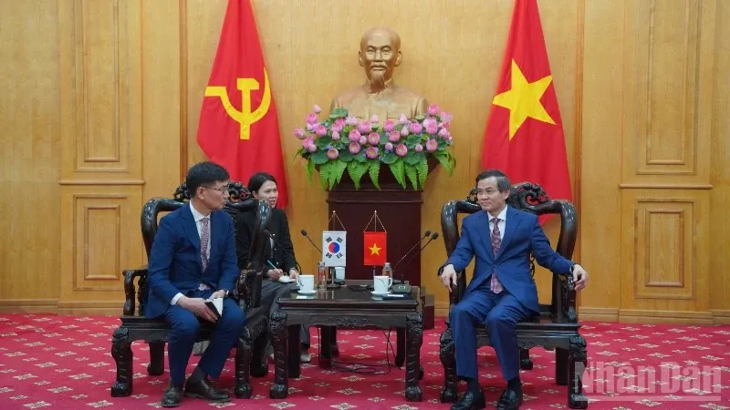 Kerja Sama Akademi Politik Nasional Ho Chi Minh dan Samsung Vietnam Diperkuat