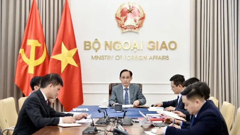 Menteri Luar Negeri Vietnam dan Perwakilan Tinggi UE Bahas Kerja Sama Strategis