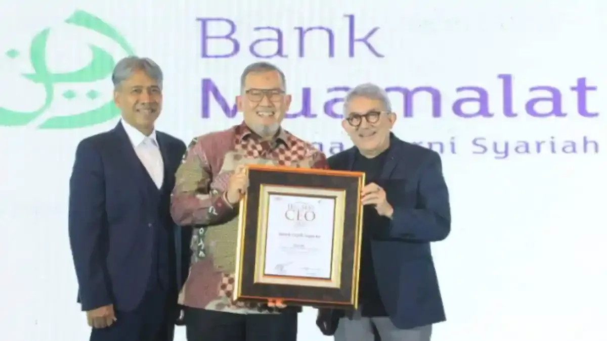 Imam Teguh Saptono Terima Penghargaan Best CEO 2025