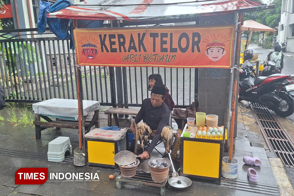Kerak Telor Betawi Hadir di Pasar Takjil Malang Selama Ramadan