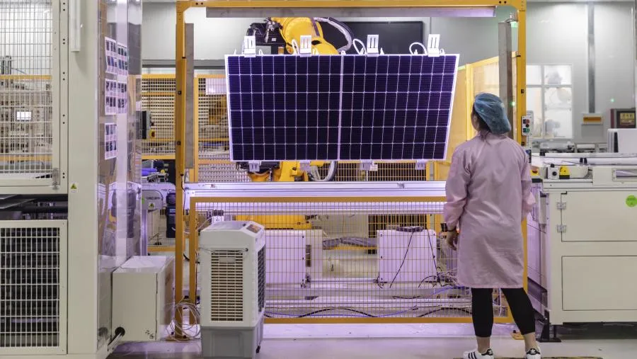 AESI Siapkan Analisis Dampak Tarif CVD AS pada Industri Panel Surya Nasional