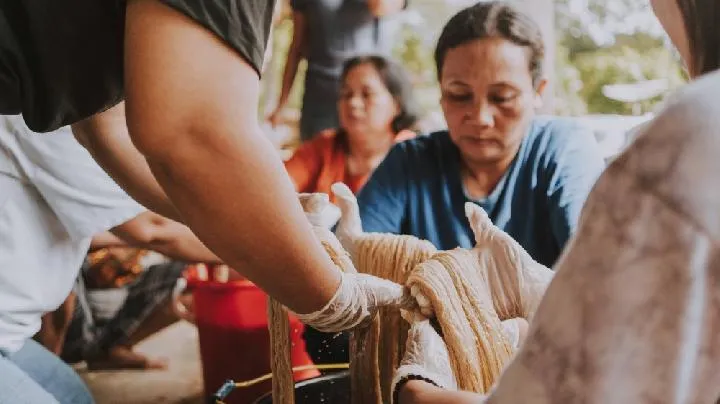 Pemberdayaan Perempuan Melalui Program Tenun Iban di Kapuas Hulu