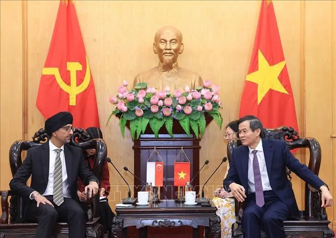 Kerja Sama Pelatihan Strategis Vietnam-Singapura Semakin Diperkuat