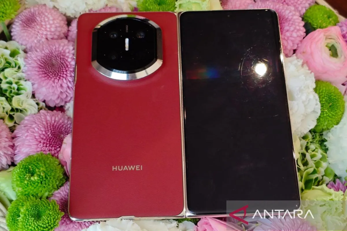 Huawei Luncurkan Ponsel Lipat Mate X7 dengan Ketahanan Air Tinggi dan Fitur Kamera Canggih