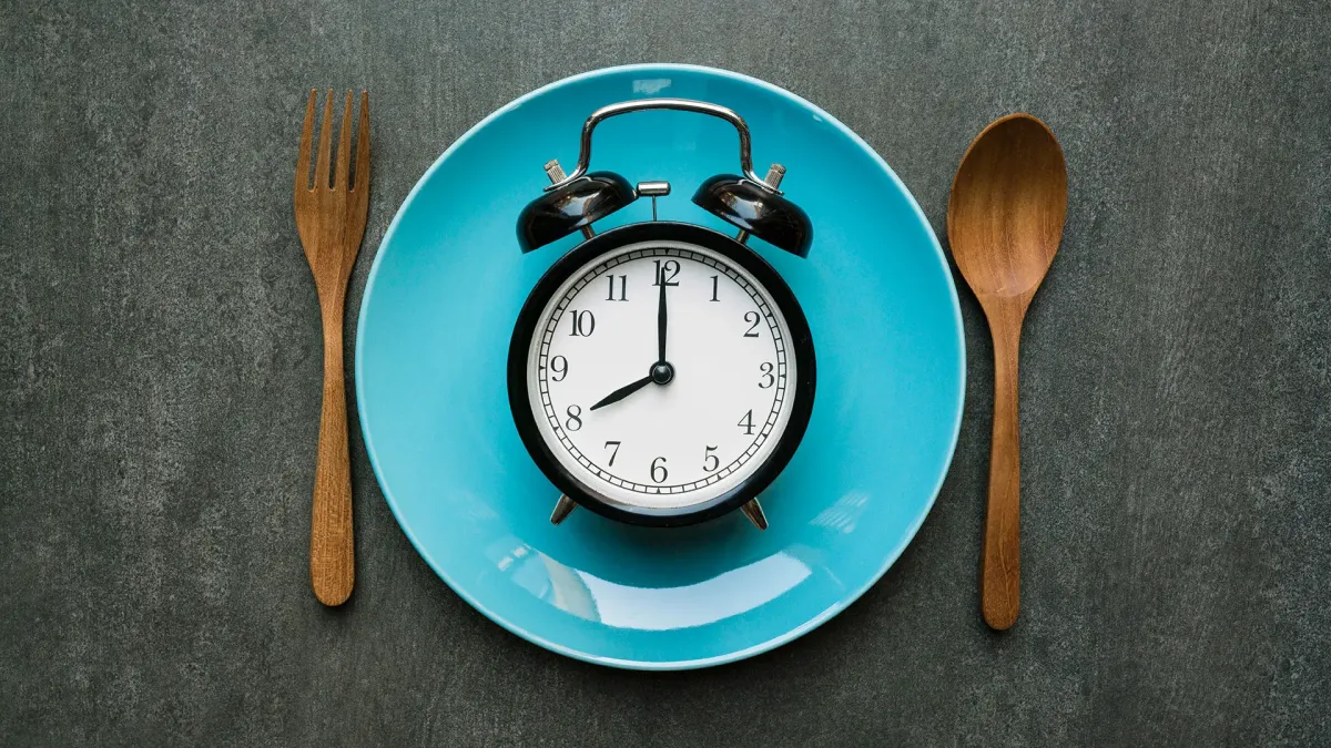 15 Tips Ampuh Menahan Lapar dan Haus Saat Puasa