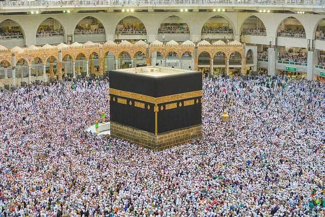 Travel Umrah Jatim Tunggu Kepastian Penerbangan di Tengah Ketegangan Timur Tengah