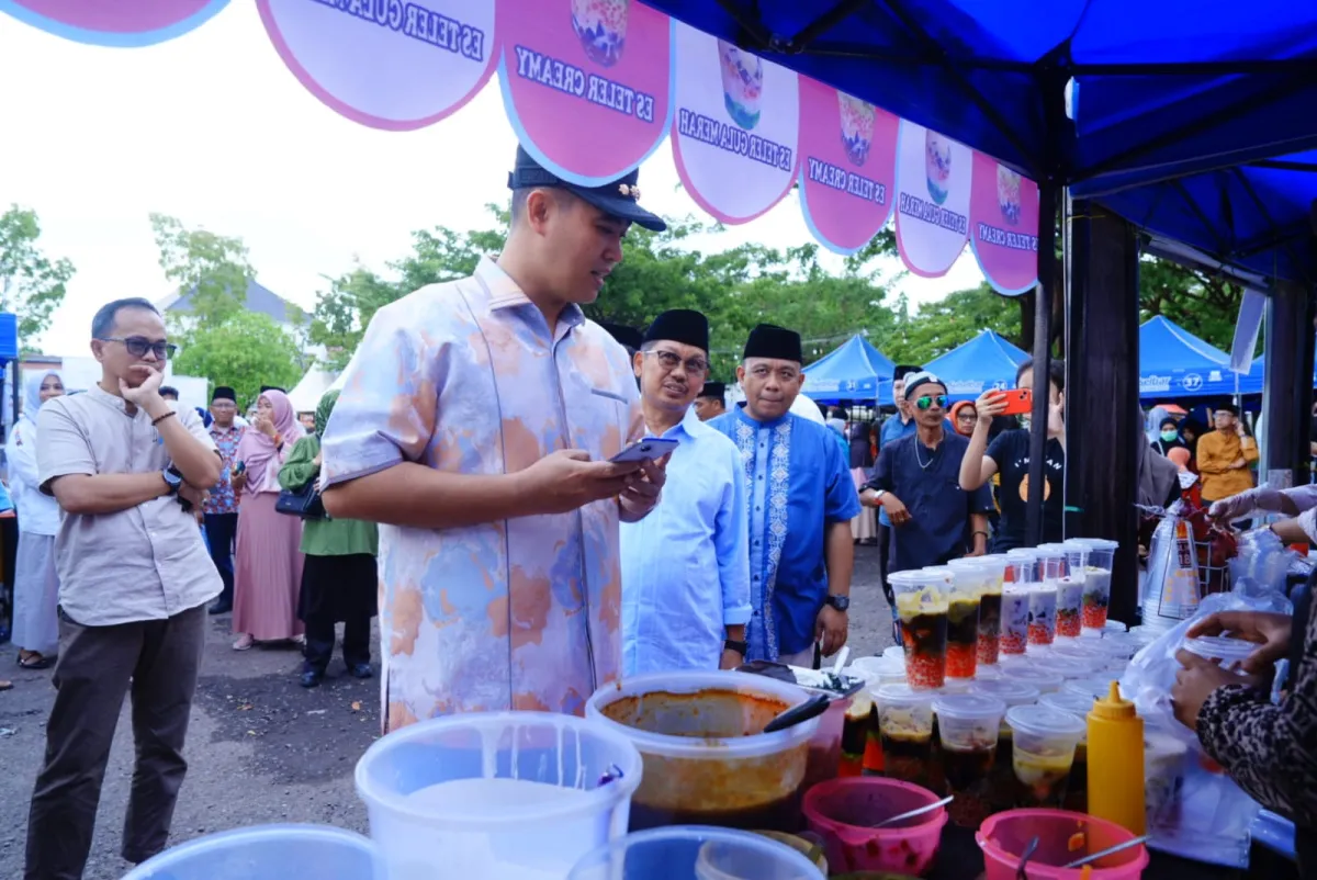 Pasar Takjil Ramadan Dorong Pertumbuhan Ekonomi UMKM dengan QRIS